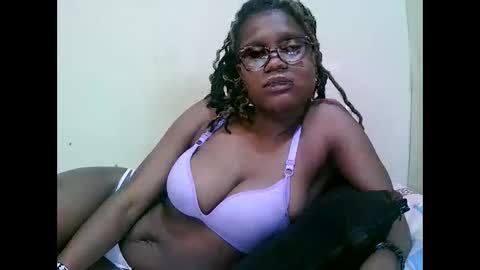 Snapshot of pretty_mellan chatting on 03-02-25, 10:14 pretty_mellan online show from 03-02-25, 10:14