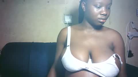 pretty_milan online show from 02-24-26, 01:42