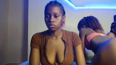 Snapshot of pretty_nyra chatting on 05-21-26, 08:05 Nyra online show from 05-21-26, 08:05