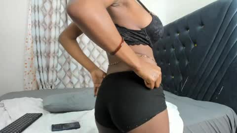 Snapshot of pretty_peshy chatting on 04-17-26, 10:07 pretty_peshy online show from 04-17-26, 10:07