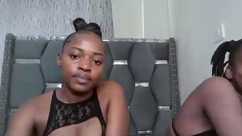 Snapshot of pretty_petite18 chatting on 02-12-26, 12:22 lynn online show from 02-12-26, 12:22