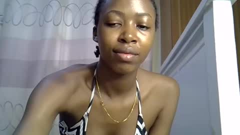 pretty_petite24 online show from 01-08-25, 05:16