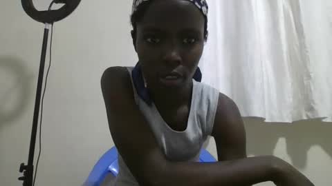 pretty_petite_ebony online show from 11-01-25, 05:37