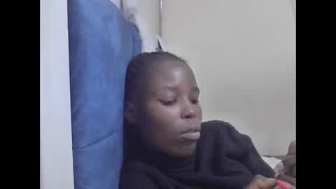 pretty_petite_ebony online show from 04-17-26, 01:19