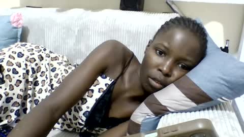 pretty_petite_ebony online show from 06-26-26, 09:41