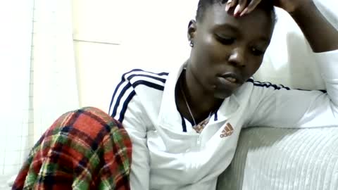 pretty_petite_ebony online show from 07-25-26, 11:35