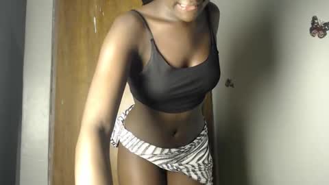 Snapshot of pretty_petitebody chatting on 09-08-25, 10:42 pretty_petitebody online show from 09-08-25, 10:42