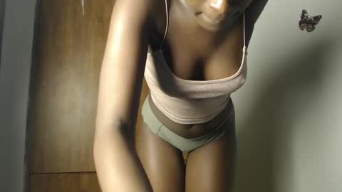 Snapshot of pretty_petitebody chatting on 09-10-25, 08:20 pretty_petitebody online show from 09-10-25, 08:20