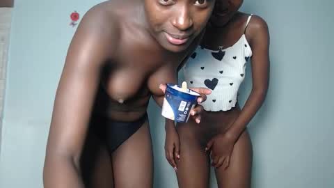 Snapshot of pretty_petitebody chatting on 09-20-25, 06:31 pretty_petitebody online show from 09-20-25, 06:31