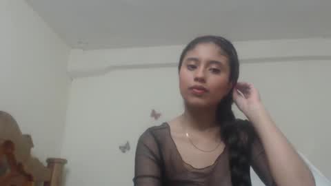 Snapshot of pretty_rose_ chatting on 03-02-25, 05:23 Rose online show from 03-02-25, 05:23