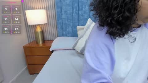Snapshot of pretty_sunlight_ chatting on 09-11-25, 01:39 Daisy Flower online show from 09-11-25, 01:39