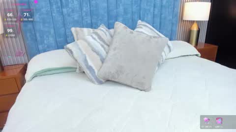 Snapshot of pretty_sunlight_ chatting on 09-16-25, 01:39 Daisy Flower online show from 09-16-25, 01:39