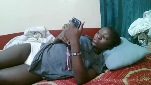 Snapshot of pretty_tiffany1 chatting on 12-18-25, 05:30 pretty_tiffany1 online show from 12-18-25, 05:30