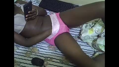 Snapshot of prettyalma chatting on 01-15-25, 06:08 prettyalma online show from 01-15-25, 06:08