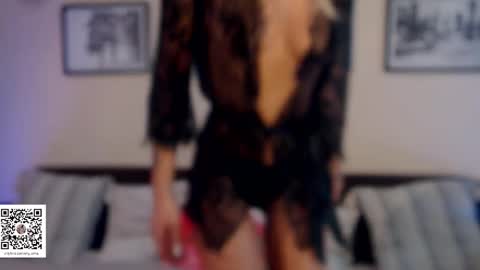 Snapshot of prettyalmaa chatting on 11-03-25, 11:44 Alma online show from 11-03-25, 11:44