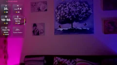 Snapshot of prettyalmaa chatting on 02-12-26, 08:59 Alma online show from 02-12-26, 08:59