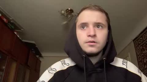 Snapshot of prettyboyhot01 chatting on 10-18-25, 08:37 prettyboyhot01 online show from 10-18-25, 08:37