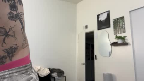 Snapshot of prettyboyszn chatting on 05-25-26, 03:45 pretty boy online show from 05-25-26, 03:45
