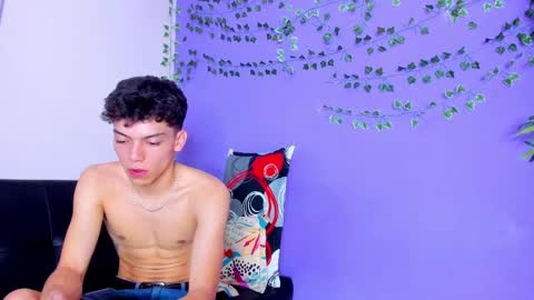 Snapshot of prettybunnies08 chatting on 02-13-25, 02:01 Enzo Denis online show from 02-13-25, 02:01