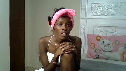 Snapshot of prettybunnny chatting on 10-09-25, 11:47 Bunny online show from 10-09-25, 11:47