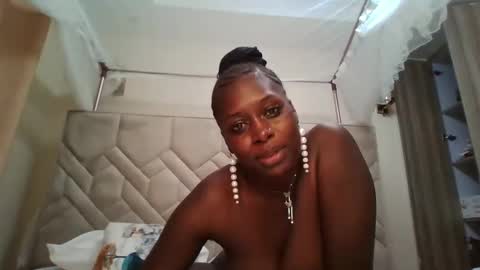 Snapshot of prettydulce chatting on 01-17-26, 04:22 prettydulce online show from 01-17-26, 04:22