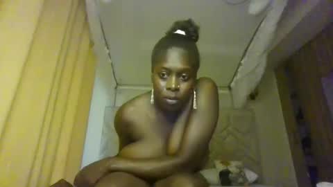 Snapshot of prettydulce chatting on 03-10-26, 01:27 prettydulce online show from 03-10-26, 01:27