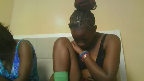 Snapshot of prettyeve25 chatting on 09-30-25, 07:30 eve online show from 09-30-25, 07:30