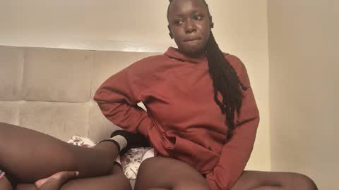 Snapshot of prettyeve25 chatting on 10-11-25, 04:44 eve online show from 10-11-25, 04:44