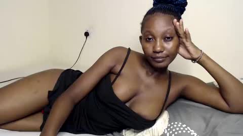 Snapshot of prettygoddess1 chatting on 03-07-25, 04:44 Mary online show from 03-07-25, 04:44