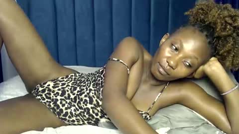 Snapshot of prettygoddess1 chatting on 11-19-25, 06:02 Mary online show from 11-19-25, 06:02