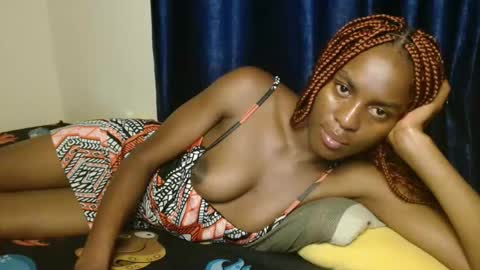 Snapshot of prettygoddess1 chatting on 05-05-26, 01:35 Mary online show from 05-05-26, 01:35