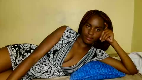 Snapshot of prettygoddess1 chatting on 05-24-26, 04:12 Mary online show from 05-24-26, 04:12