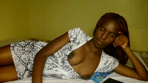 Snapshot of prettygoddess1 chatting on 05-28-26, 04:59 Mary online show from 05-28-26, 04:59