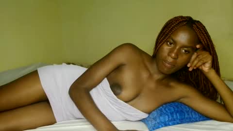 Snapshot of prettygoddess1 chatting on 05-29-26, 05:33 Mary online show from 05-29-26, 05:33
