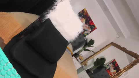 prettyjuliax online show from 01-14-25, 10:02