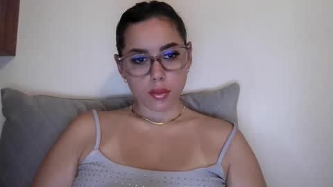 prettyjulliette online show from 11-17-25, 01:28
