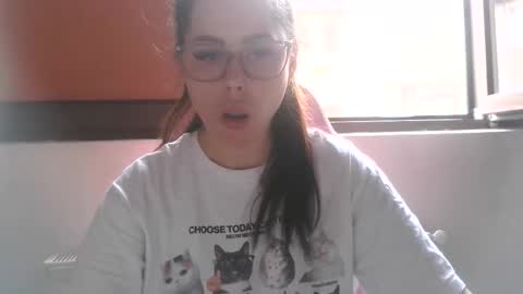 prettyjulliette online show from 05-25-26, 03:51