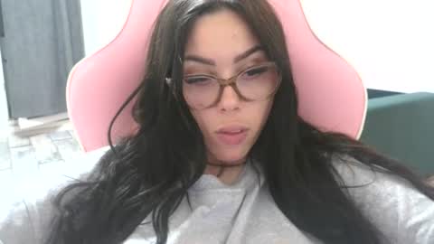 prettyjulliette online show from 06-15-26, 11:07