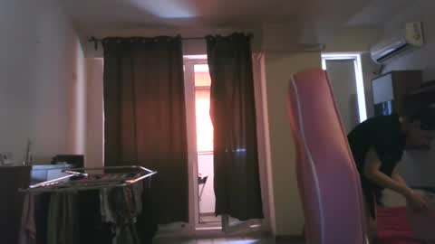 prettyjulliette online show from 06-19-26, 12:20
