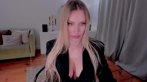 Eva online show from 02-01-25, 02:16