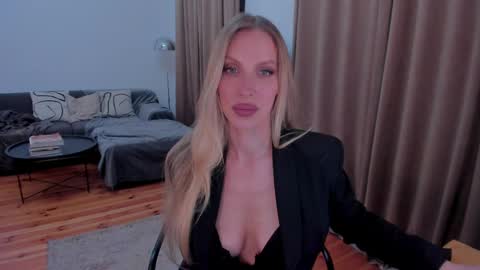 Eva online show from 05-16-26, 12:18