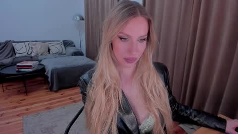 Eva online show from 05-18-26, 10:04