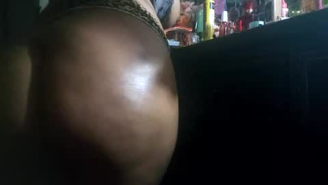 Mona Red online show from 03-05-25, 11:38