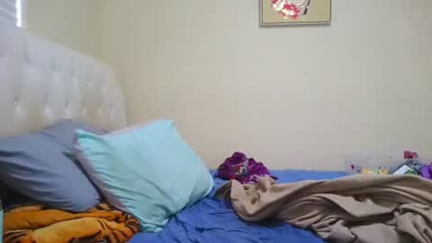 prettylondond online show from 07-18-26, 01:10