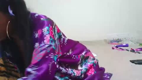 prettylondond online show from 07-28-26, 06:07