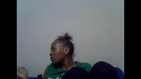 Snapshot of prettyqueenn1 chatting on 12-05-24, 12:11 sharon online show from 12-05-24, 12:11