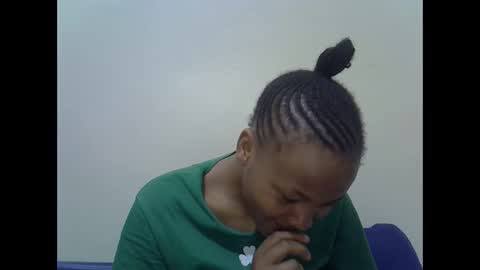 Snapshot of prettyqueenn1 chatting on 12-08-24, 03:32 sharon online show from 12-08-24, 03:32