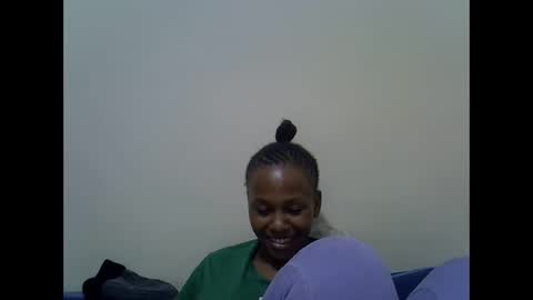 Snapshot of prettyqueenn1 chatting on 12-09-24, 10:22 sharon online show from 12-09-24, 10:22