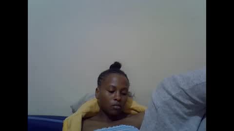 Snapshot of prettyqueenn1 chatting on 12-11-24, 02:44 sharon online show from 12-11-24, 02:44