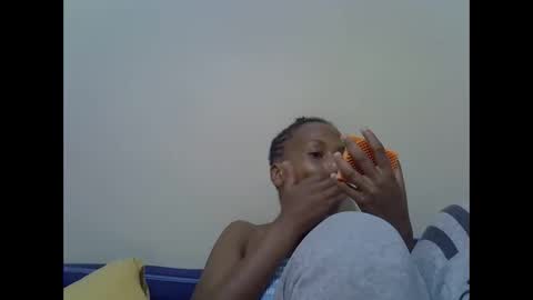 Snapshot of prettyqueenn1 chatting on 12-11-24, 05:48 sharon online show from 12-11-24, 05:48